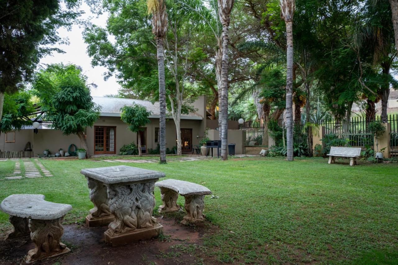 Riverbank Lodge アピントン エクステリア 写真